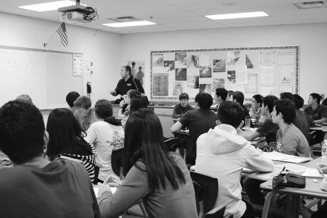 Crowded classrooms hinder an introverted student’s thought processes with the other extroverted students typically being more vocal. Photo by Emma Kawasaki.