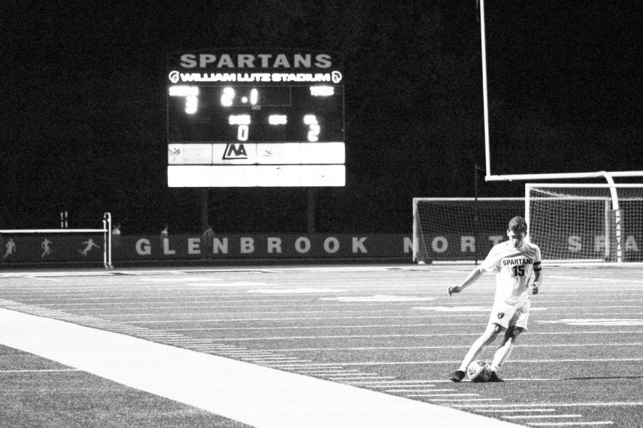 Executive+Sports+Editor+Robbie+Fraser+plays+soccer+in+a+game+against+Glenbrook+South+on+Sept.+28%2C+2017.+Robbie+is+a+three-year+member+of+the+Glenbrook+North+Varsity+Soccer+team+and+loves+the+game.+Photo+by+Sydney+Stumme-Berg