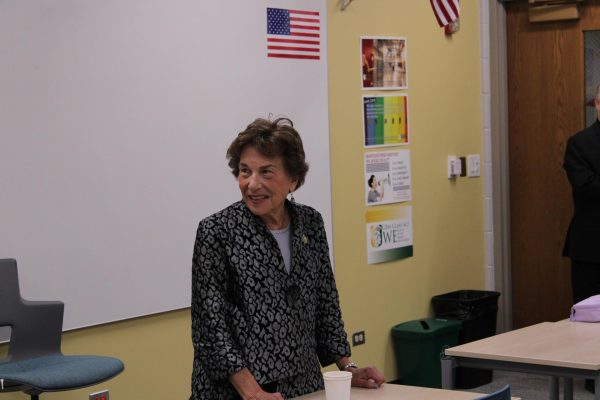 Rep. Jan Schakowsky speaks to a Civics class about the formerly vacant House speaker seat, gun control and the importance of young voices. Schakowsky presented a Certificate of  Special Congressional Recognition during her visit. Photo by Euben Ko