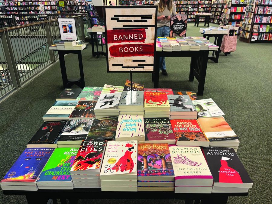 Books+that+are+banned+in+certain+parts+of+the+country+are+displayed+for+purchase+at+Barnes+%26+Noble+in+Deerfield.+At+the+Glenbrook+North+Library+and+the+Northbrook+Public+Library%2C+readers+have+access+to+books+that+are+banned+in+other+communities.+Photo+by+Chase+Goldstein
